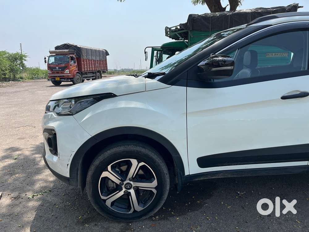 Tata Nexon Xm 10/2023 With Agency Alloy