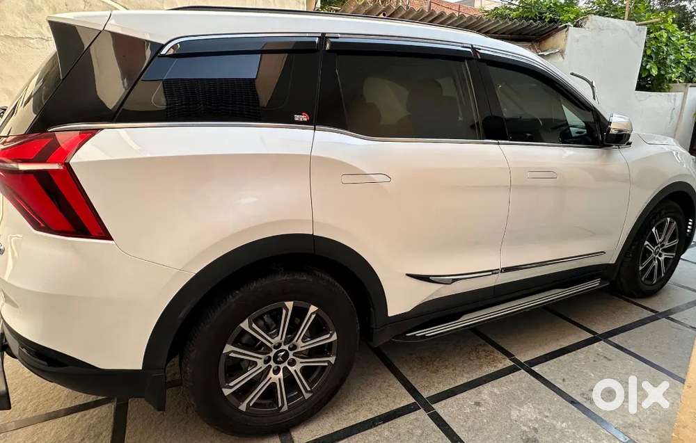 Mahindra Xuv700 2024 Diesel Well Maintained