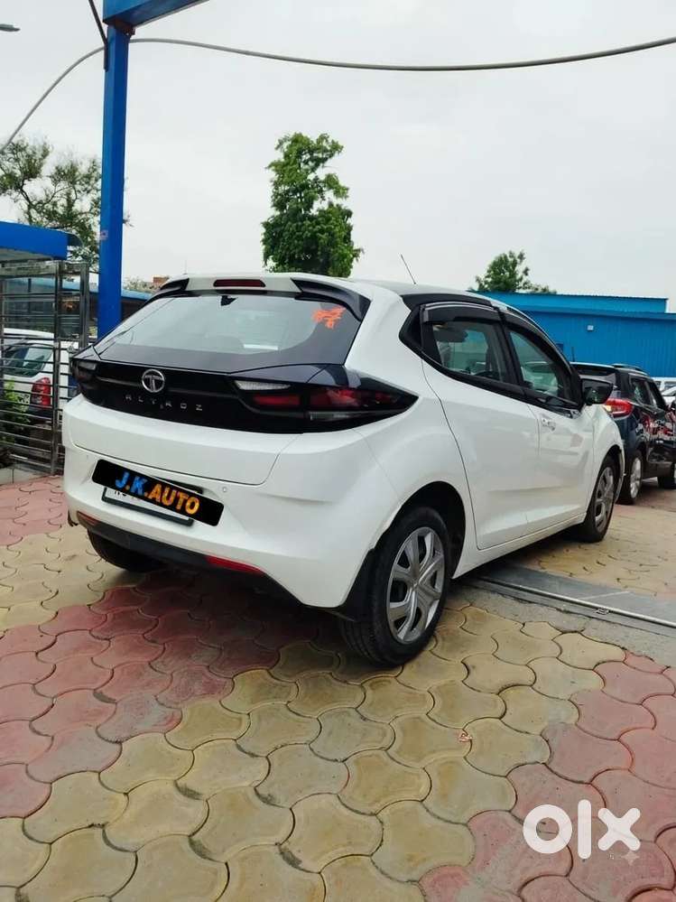 Tata Altroz 1.2 Xt, 2022, Petrol