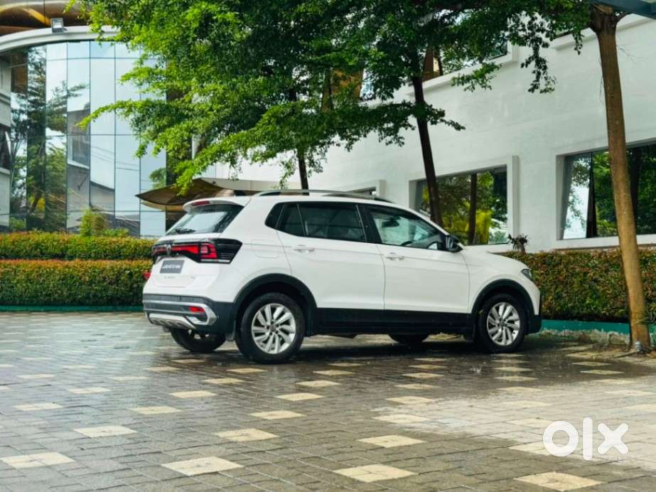 Volkswagen Taigun 1.0 Tsi Highline At, 2022, Petrol