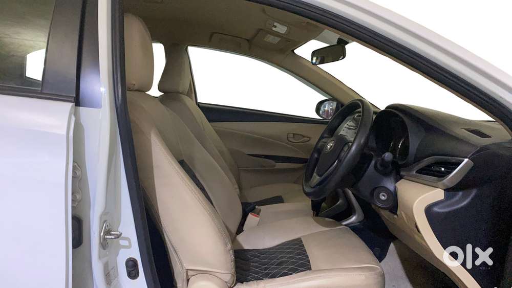 Toyota Yaris J Cvt, 2018, Petrol