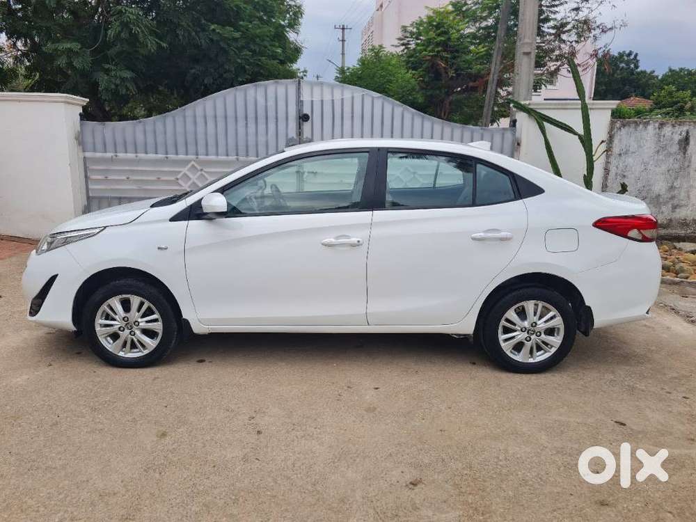 Toyota Yaris J Cvt, 2019, Petrol