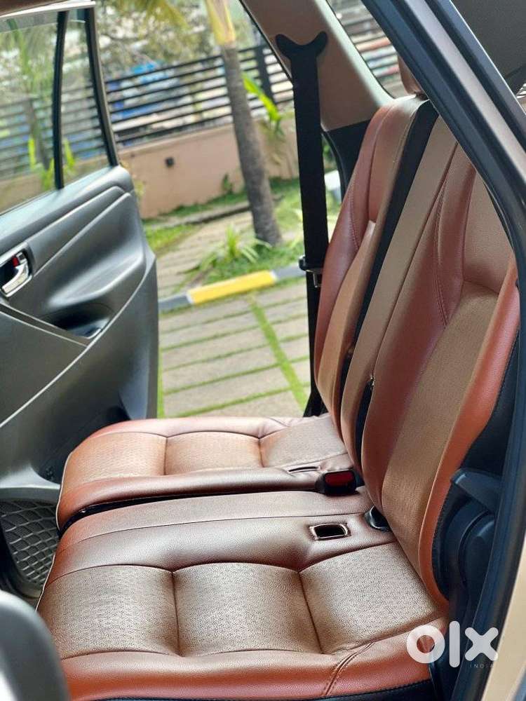 Toyota Innova Crysta 2.4 G Mt 8s, 2016, Diesel