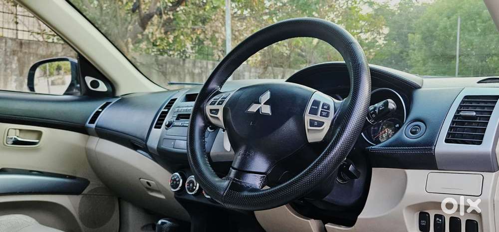 Mitsubishi Outlander 2.4 Cvt, 2011, Petrol