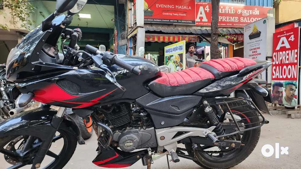 Pulsar 220 on discount road price bs6