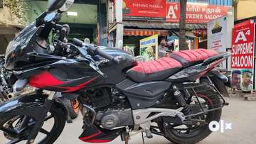 Pulsar 220 showroom near me hot sale