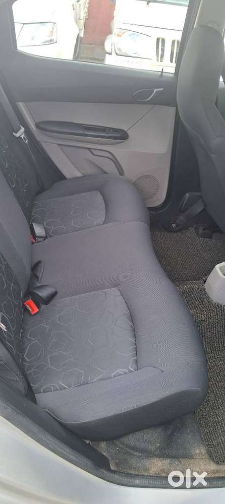 Tata Tiago 1.2 Revotron Xt (o), 2017, Petrol