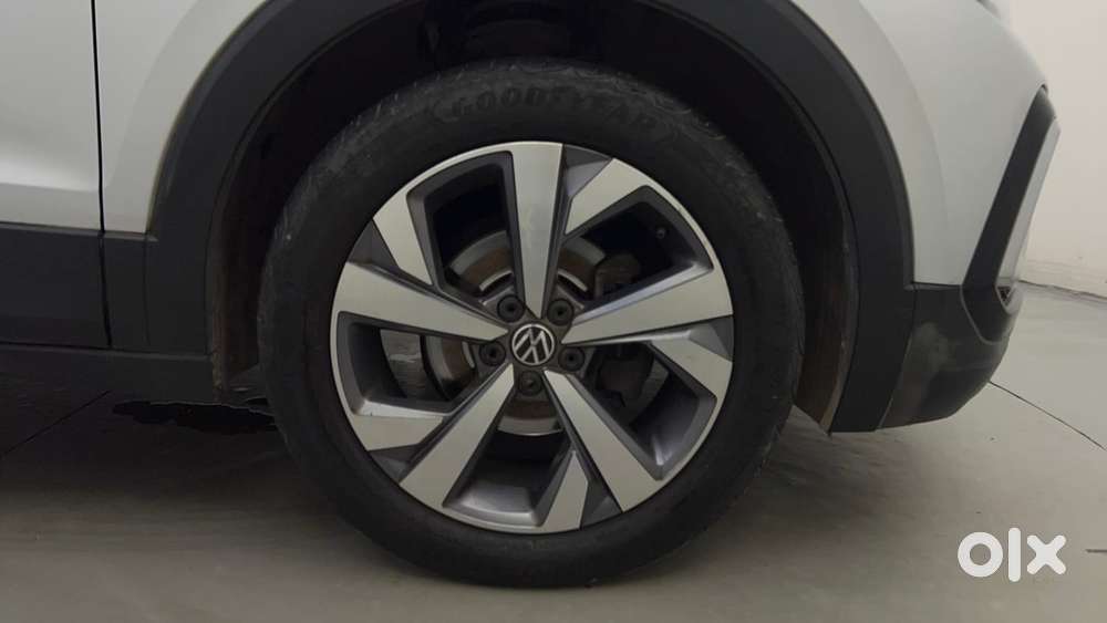 Volkswagen Taigun Topline 1.0 Tsi At (electric Seats), 2022, Petrol