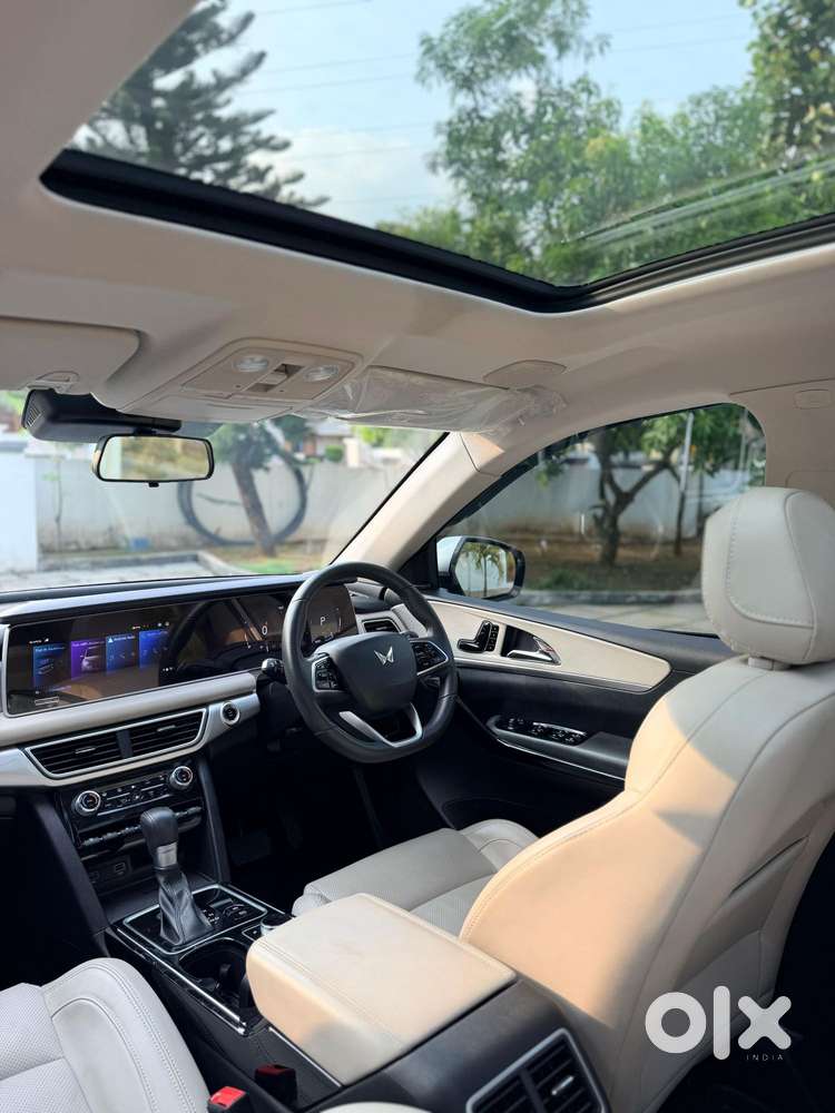 Mahindra Xuv700 2.2 Ax 7 Diesel At Luxury Pack Str, 2023, Diesel