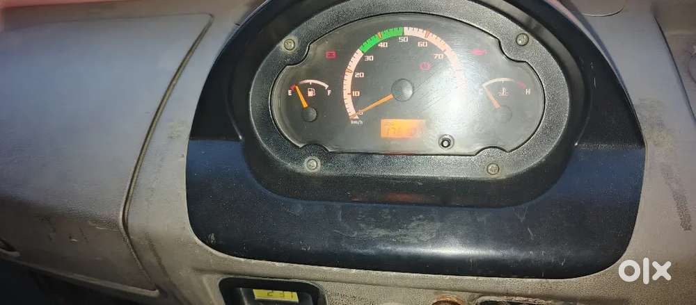 Ek Hath Chli Hai Sab Kuch Thik Hai Chla Ke Dekh Skte Hai