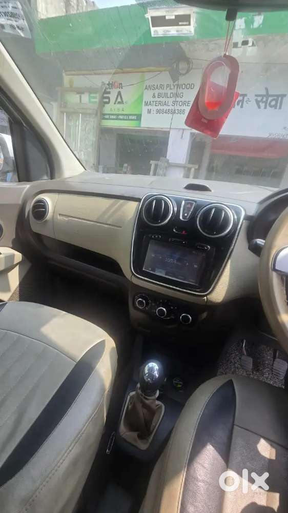 गाढ़ी बेच रहे है जिसे भी लेना हो वो