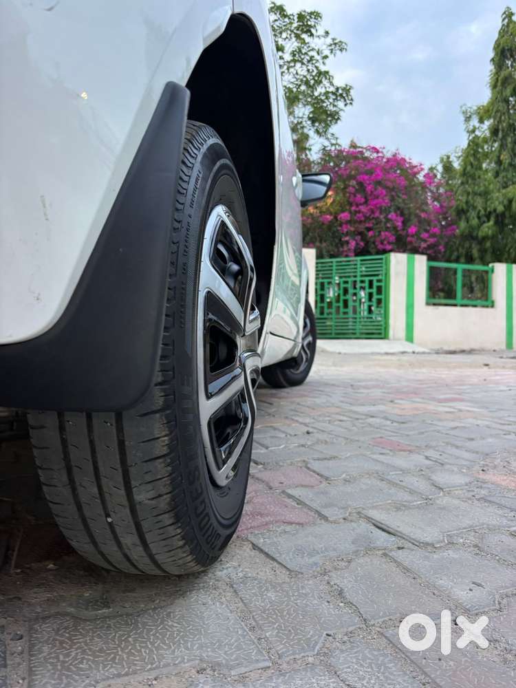 Tata Altroz Xe Petrol, 2024, Petrol