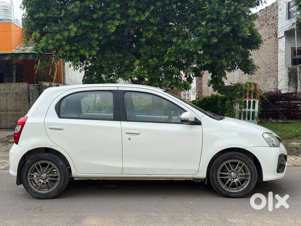 Toyota Platinum Etios 1.5 Vx, 2016, Petrol