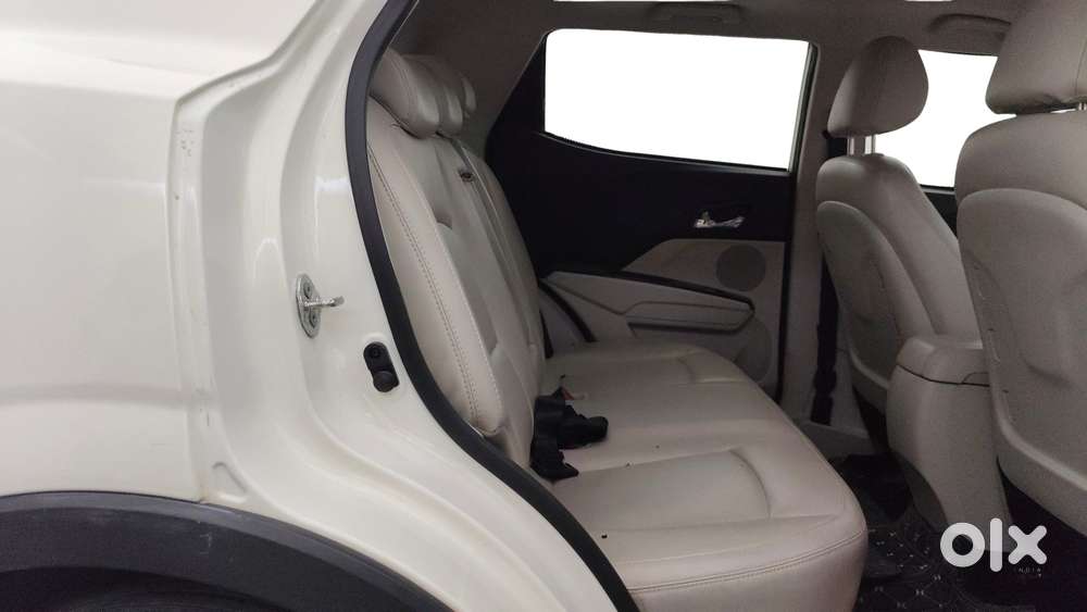 Mahindra Xuv300 W8 Option, 2022, Petrol