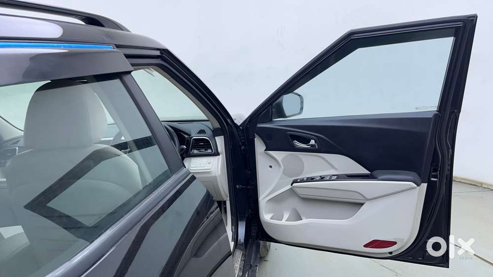 Mahindra Xuv300 W8 Option, 2022, Petrol