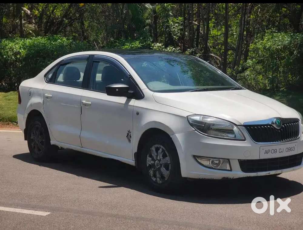 Skoda Rapid 2012 Diesel 85000 Km Driven