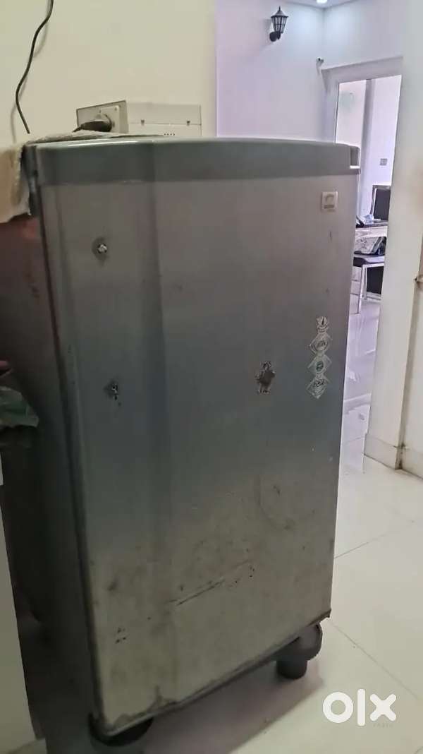 Godrej fridge 180 ltr