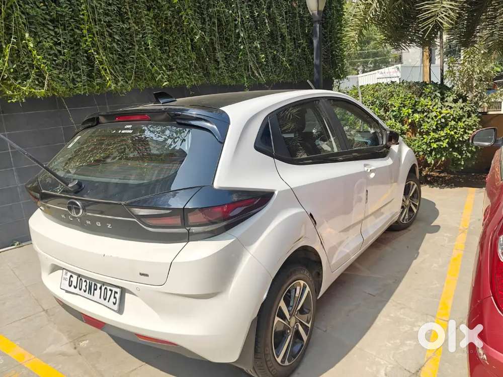 Tata Altroz 2024 Petrol Auto Well Maintained
