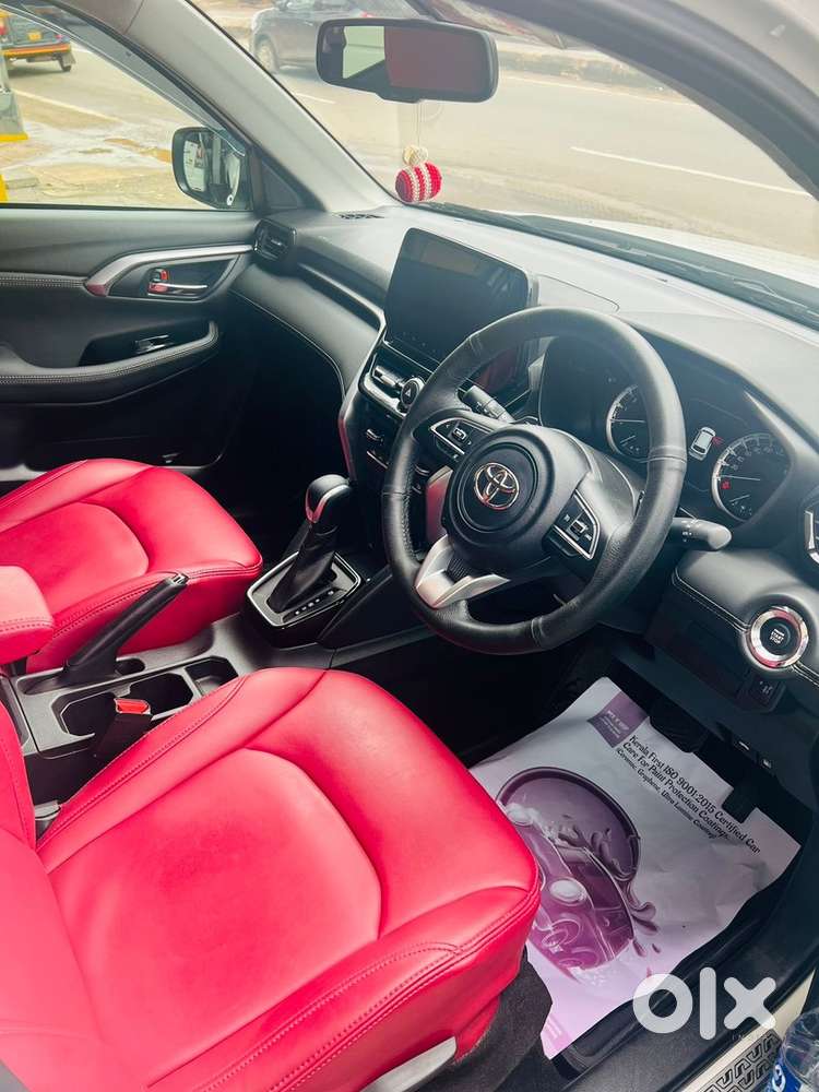 Toyota Urban Cruiser 2024 Drives Smoothly