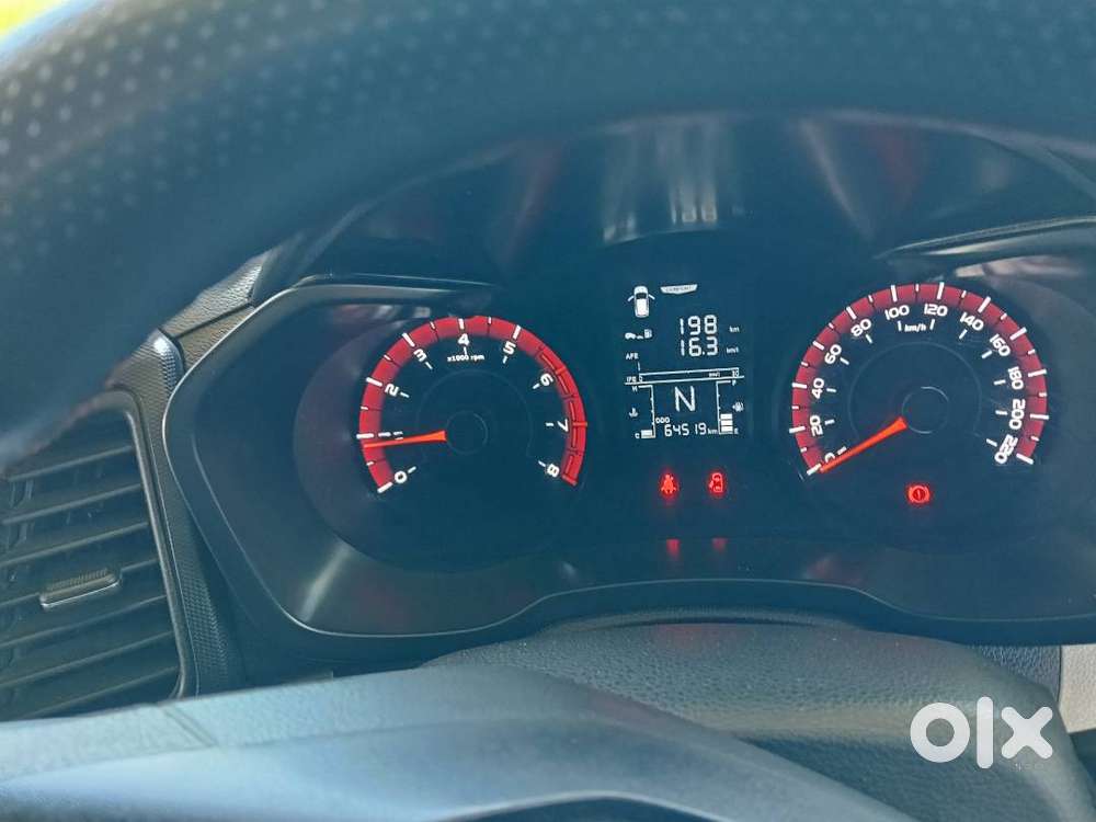 Mahindra Xuv300 Good Condition Driven 64570km