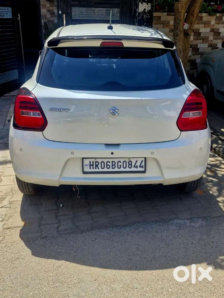 Swift Vxi 2024 July 
1st Owner 
Km 32000
Service Records Available