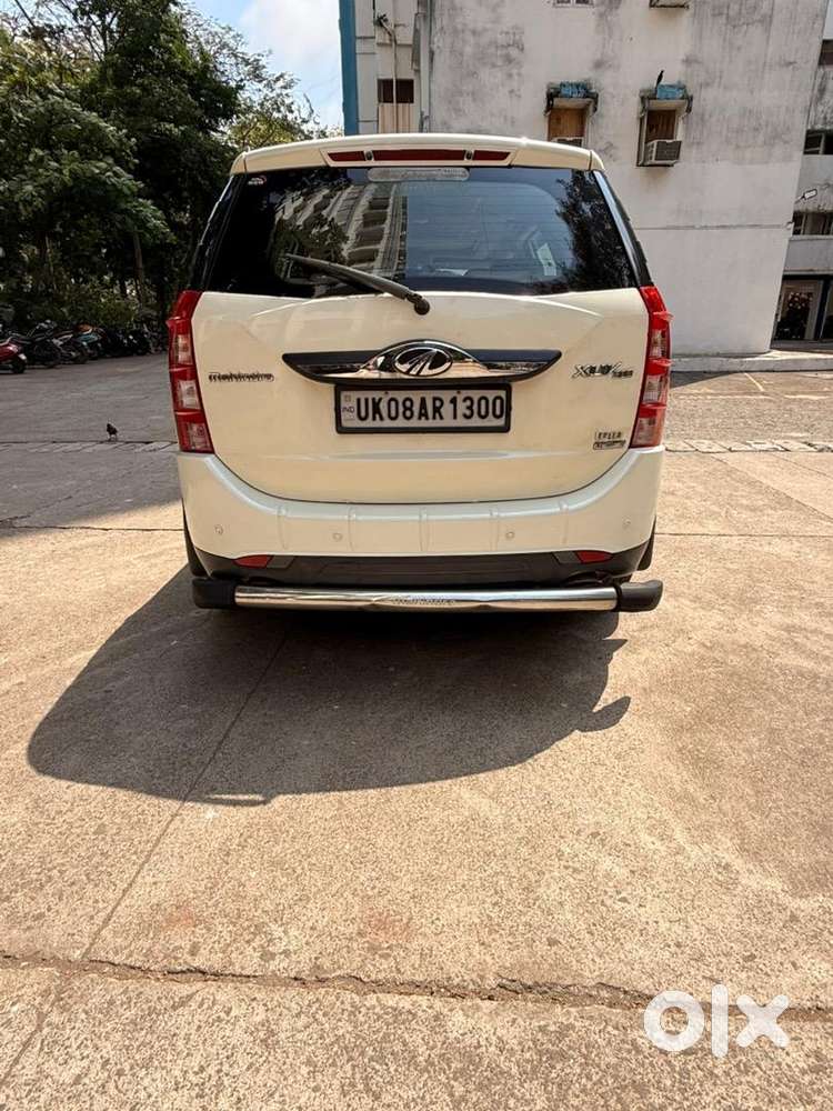 2018 Mahindra Xuv 500 W10 At Awd  Pearl White  68,200 Km  Mumbai