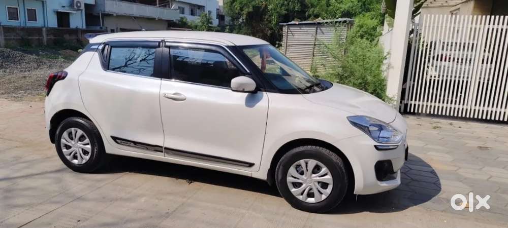 Maruti Suzuki Swift Vxi, 2023, Petrol