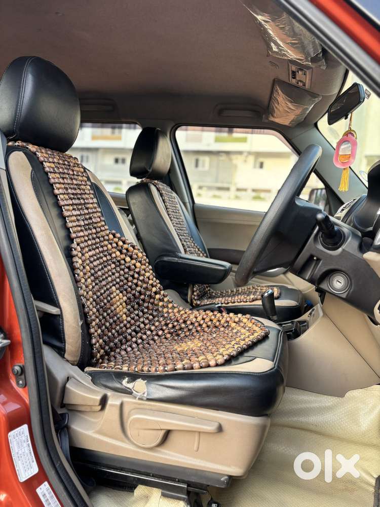 Mahindra Tuv 300 T8 Amt (automatic), 2017, Diesel