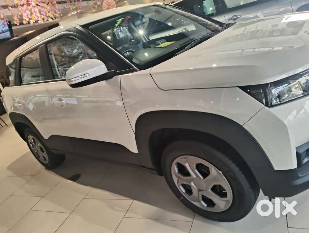 Maruti Suzuki Brezza Vxi  2026 Petrol 0 Km Driven