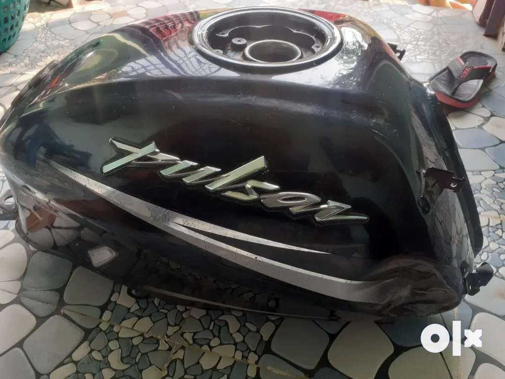 Pulsar 150 petrol tank store price olx