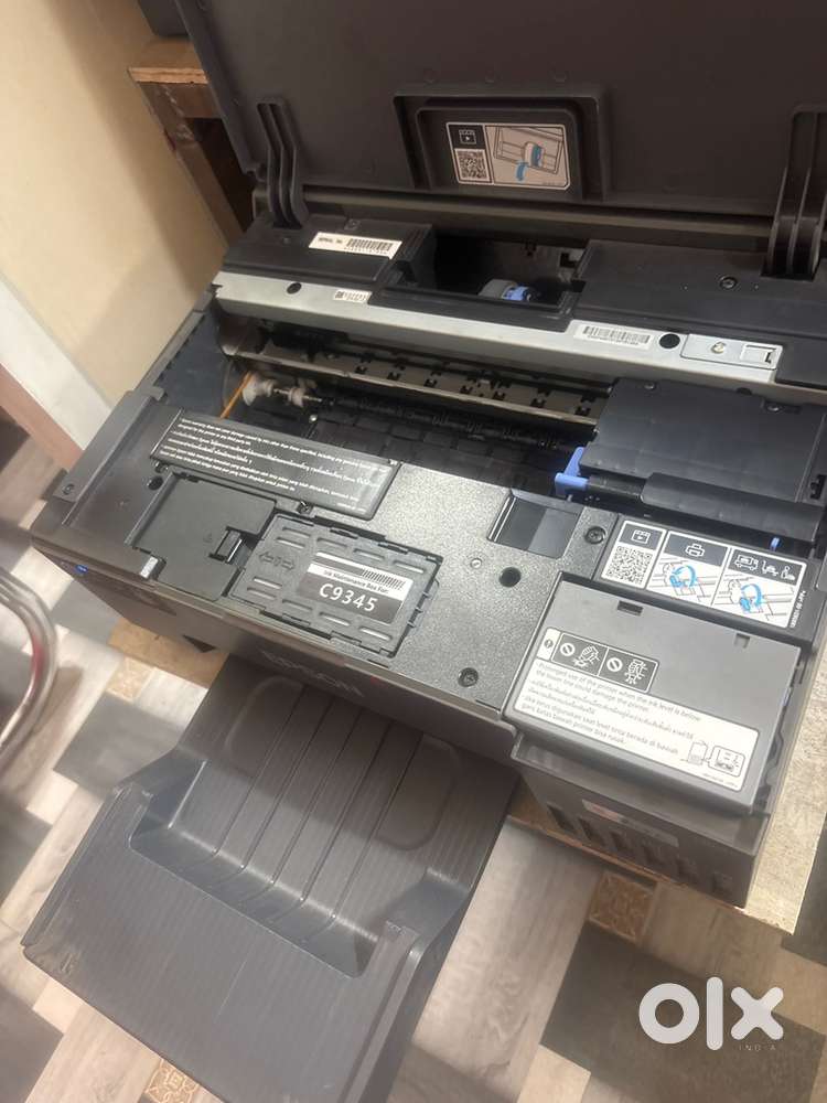 Epson l8050 colar photo printer
