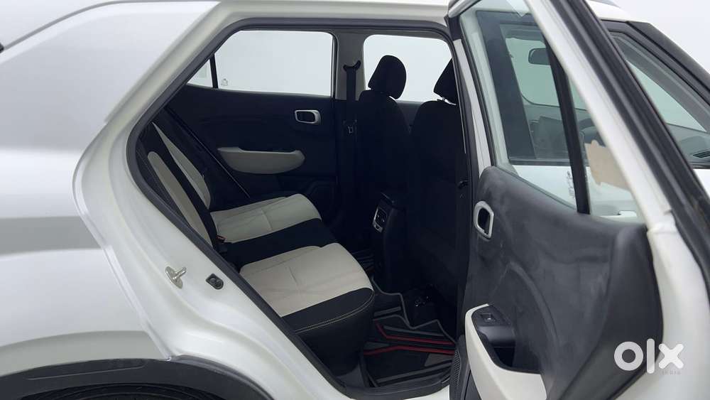 Hyundai Venue 1.0 S (o) Turbo Dct, 2023, Petrol