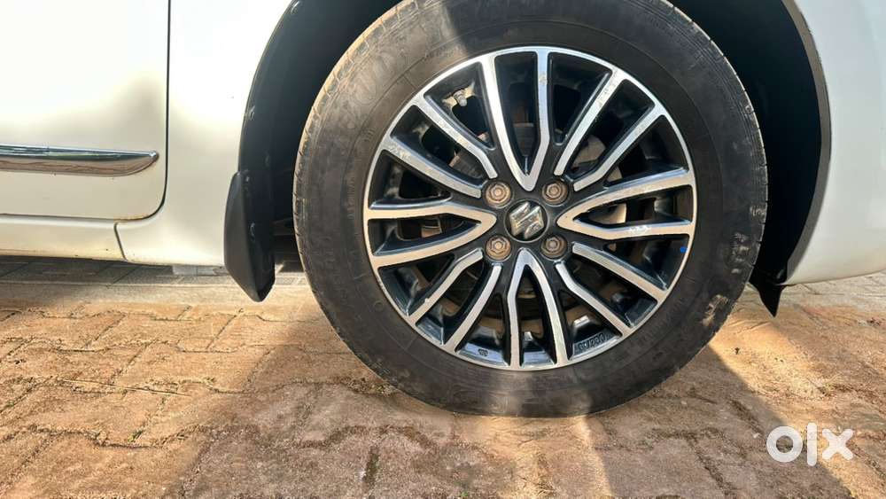 Maruti Suzuki Dzire 2018 Amt Vxi With Alloy Wheels