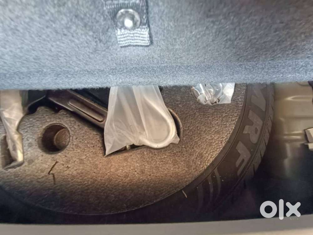 Xuv300 W8(o) Turbo  Aug 2022  7.8k Km  Imt  Top Model  Like New