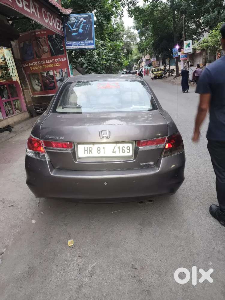 Top Model Honda Accord With Sunroof, Alloys, Cng With 20 - 25 Km Avg