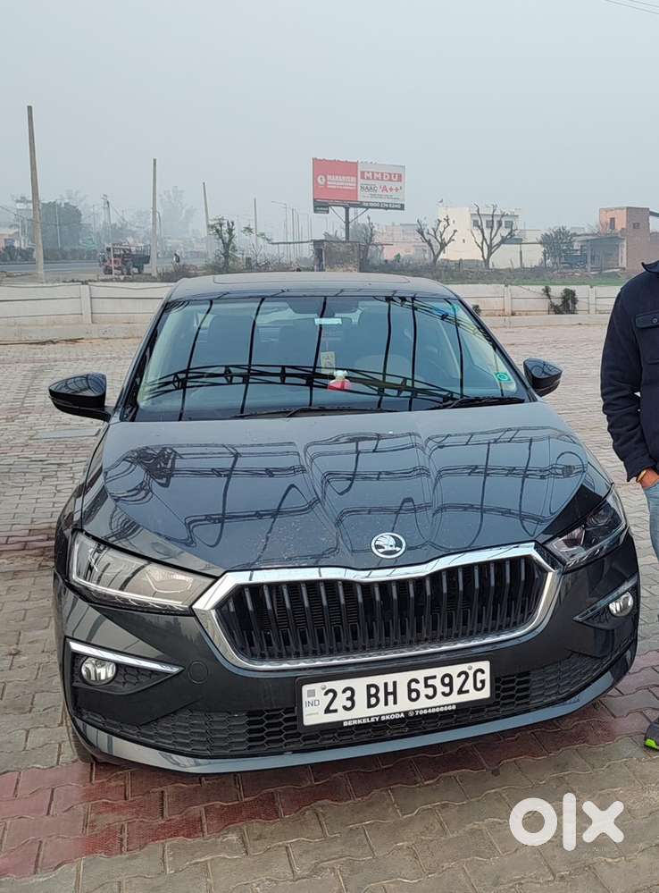 Skoda Slavia Petrol 2023