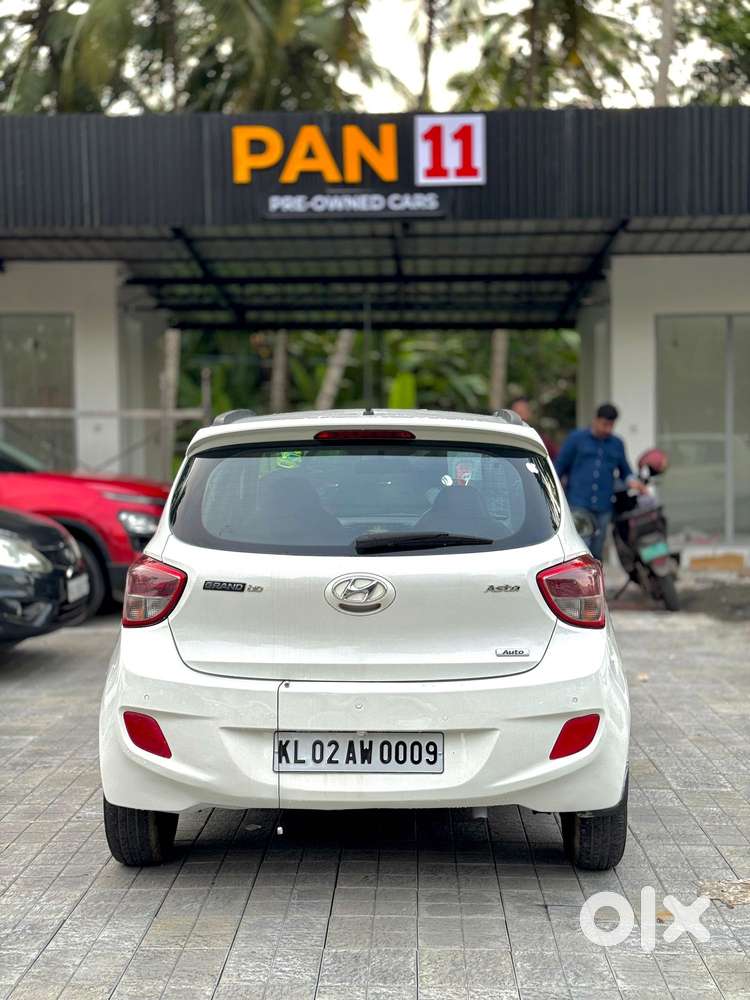 Hyundai Grand I10 At Sportz, 2015, Petrol