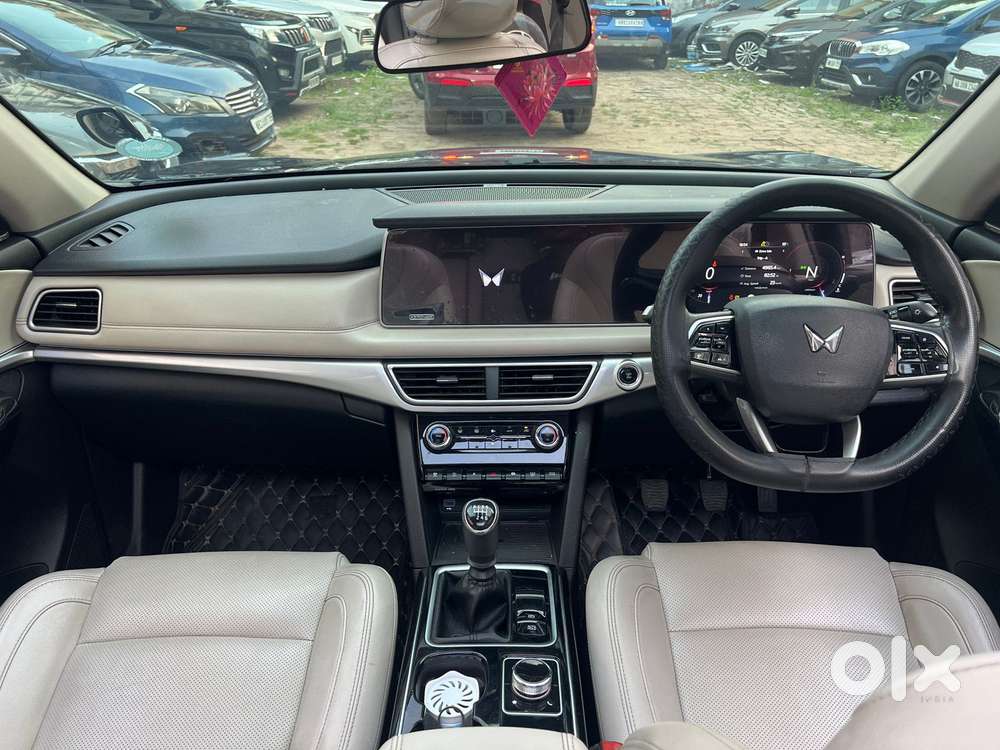 Mahindra Xuv700 2.2 Ax 7 Diesel Mt Luxury Pack Str, 2023, Diesel