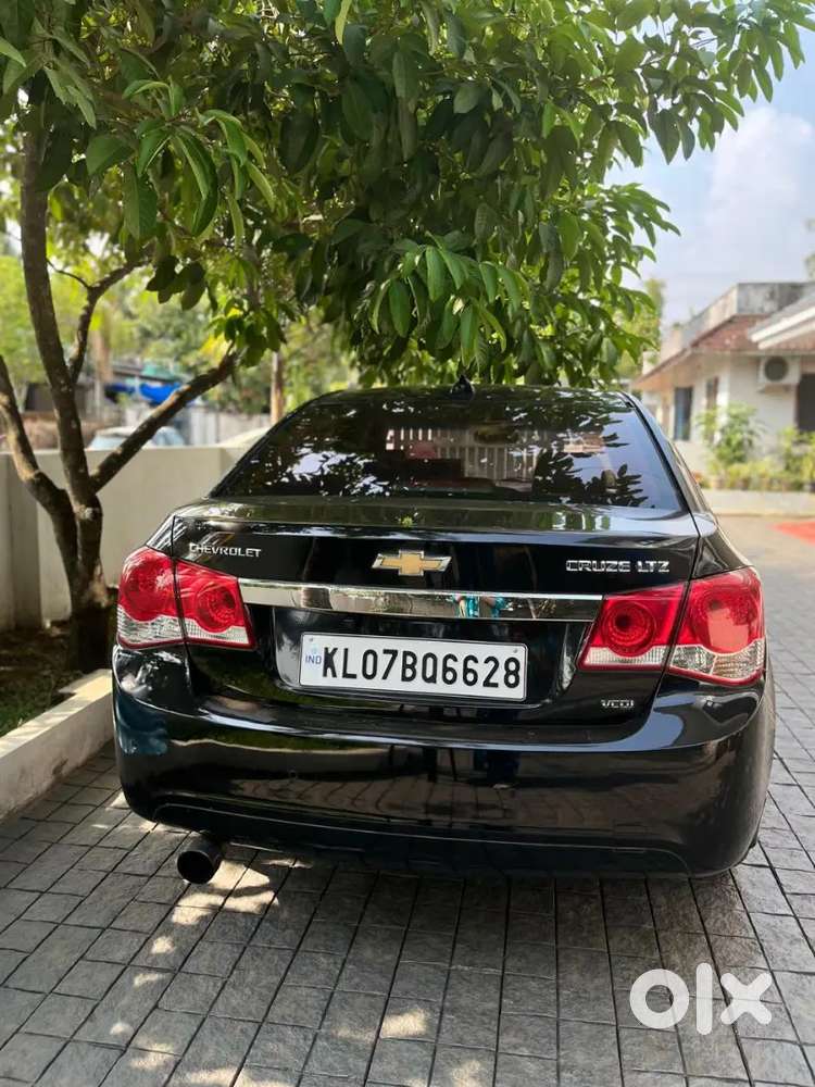 Chevrolet Cruze 2011 Diesel 136000 Km Driven