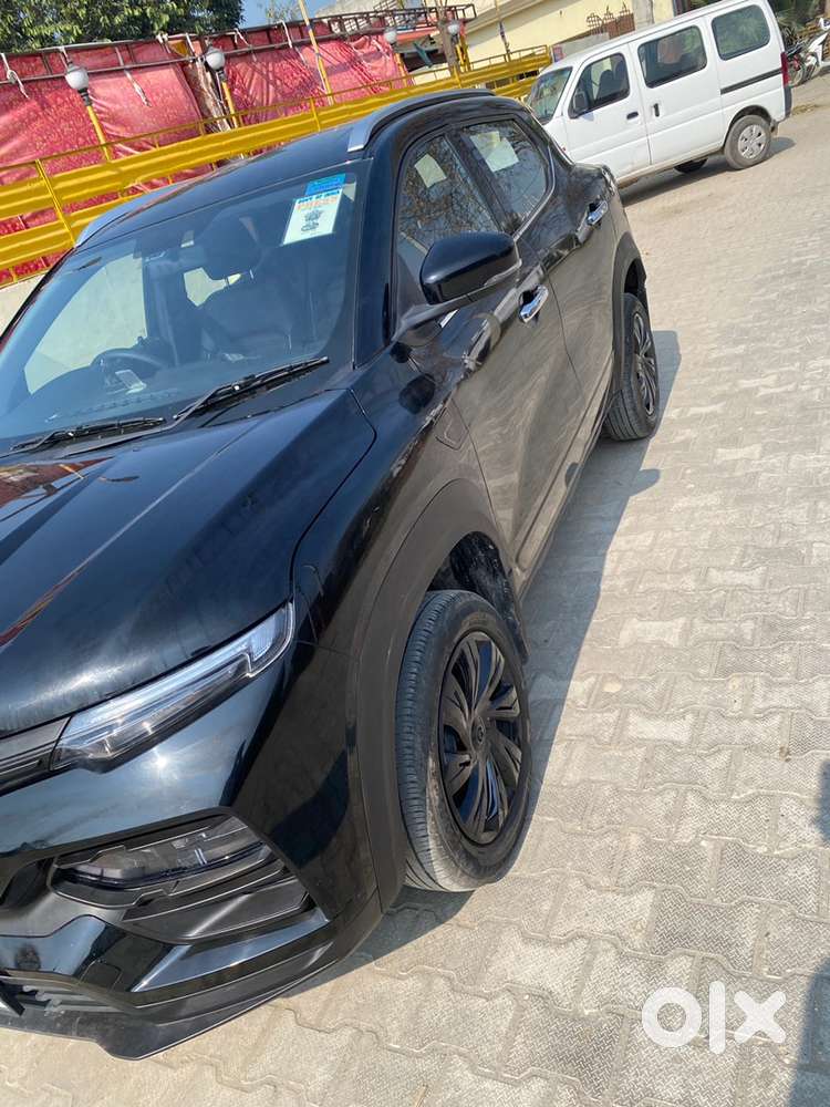 Renault Kiger 2025 Petrol 7000 Km Driven