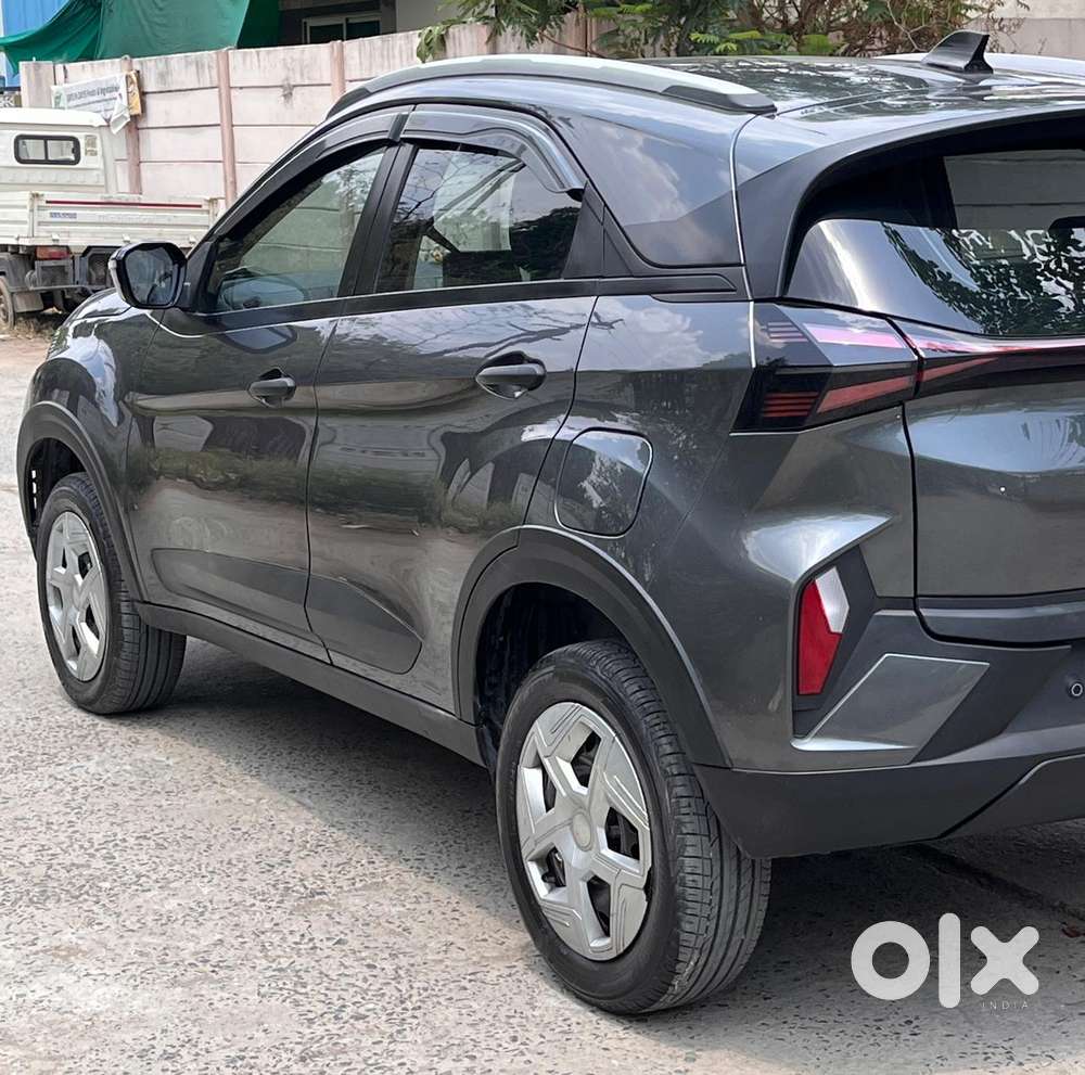 Tata Nexon Pure Plus (s) Petrol Amt, 2024, Petrol