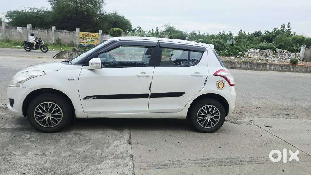 Maruti Suzuki Swift Vxi Optional, 2012, Petrol