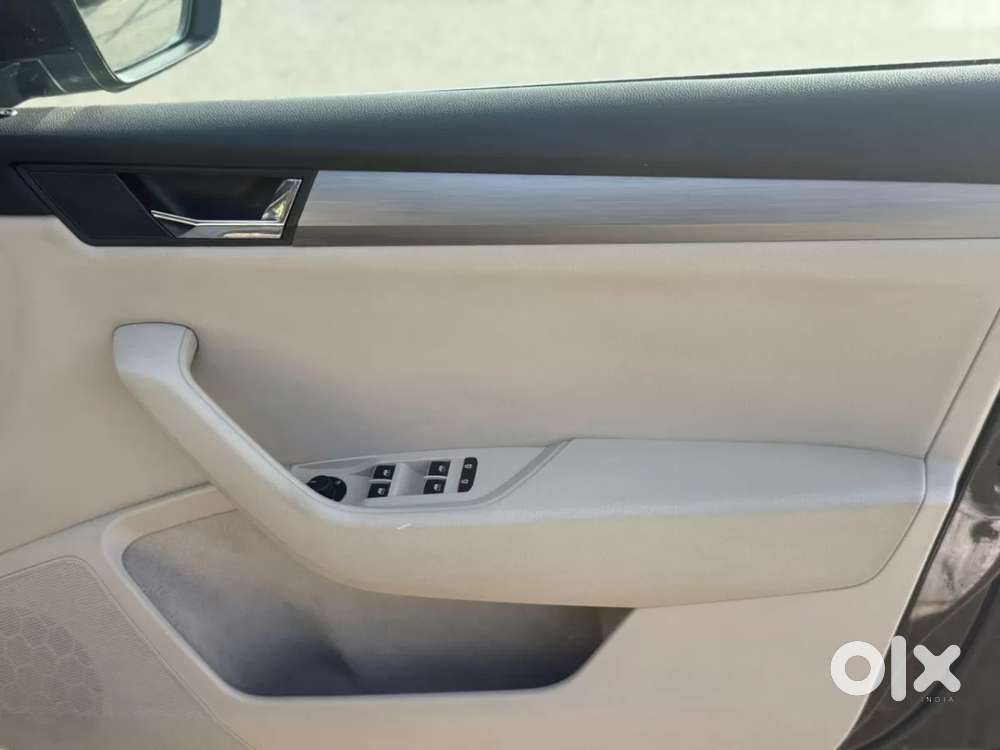 Skoda Superb [ ] 1.8 Style Tsi At, 2018, Petrol