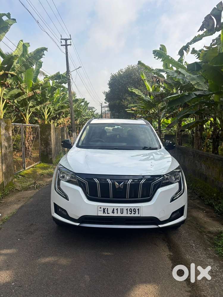 Mahindra Xuv700 Ax5 At 2023 Petrol