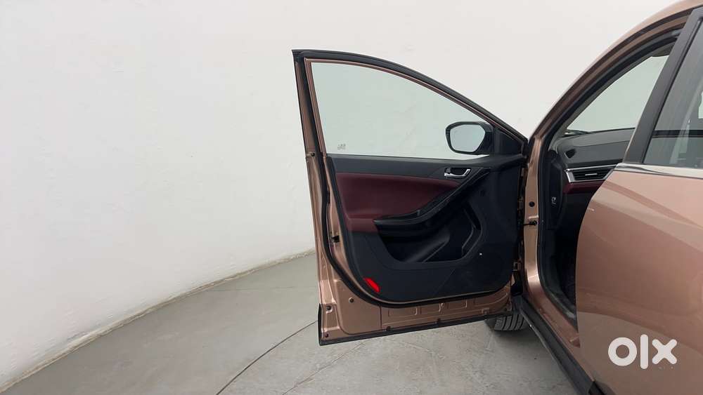 Tata Curvv S 1.2 Hyperion Gdi Petrol 7dca, 2025, Petrol