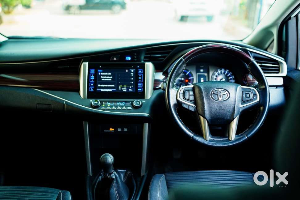 Toyota Innova Crysta 2.4 V, 2016, Diesel