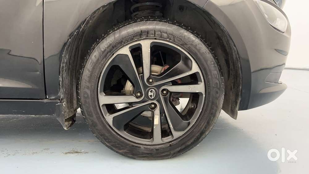 Tata Altroz 1.2 Xz Plus Dark Edition, 2023, Petrol