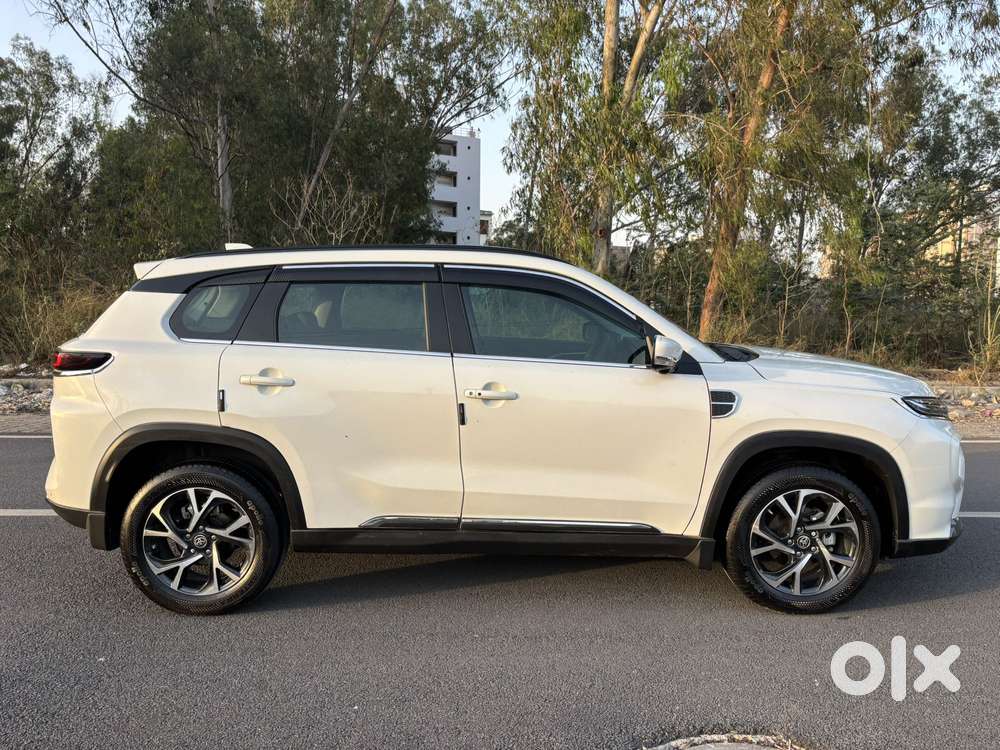 Toyota Urban Cruiser Hyryder 1.5 V Neo Drive At, 2025, Petrol