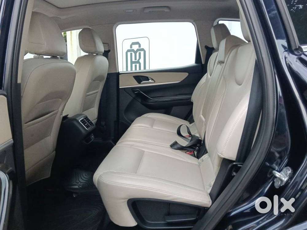 Mahindra Xuv700 2.2 Ax 7 Diesel Mt Luxury Pack Str, 2025, Diesel