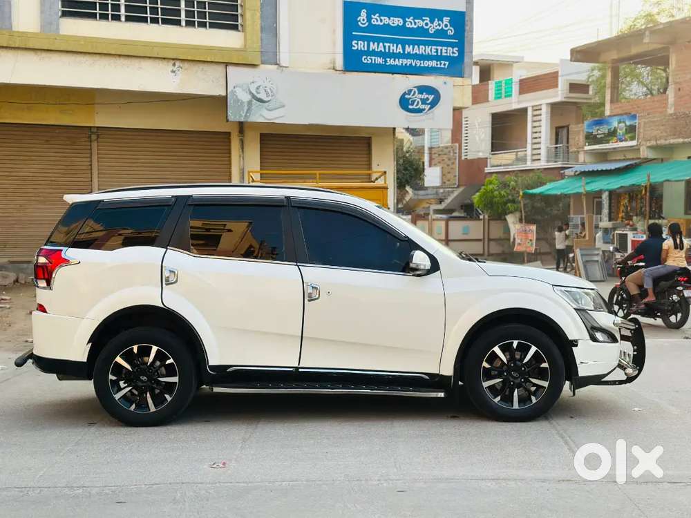 Mahindra Xuv500 2019 Diesel 77653 Km Driven